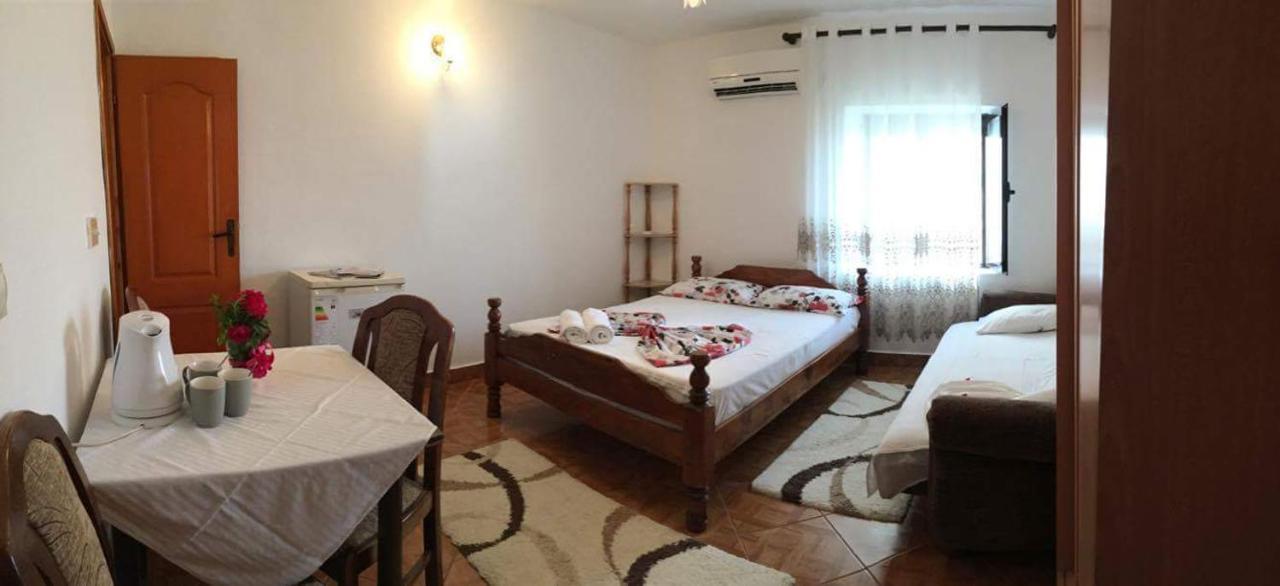 Guest House Naser Ulcinj Exterior foto